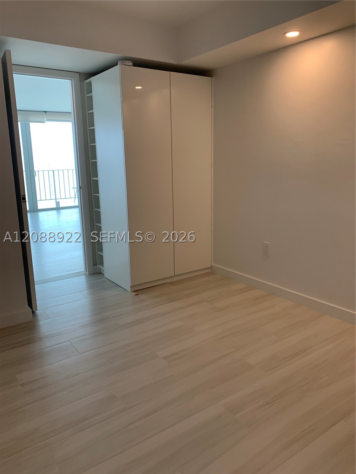 881 Ocean Dr #12C, Key Biscayne FL 33149