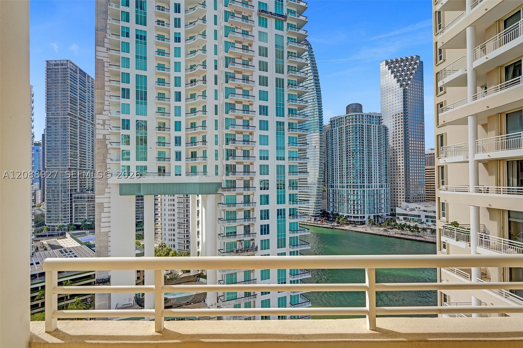 888 Brickell Key Dr #1901, Miami FL 33131