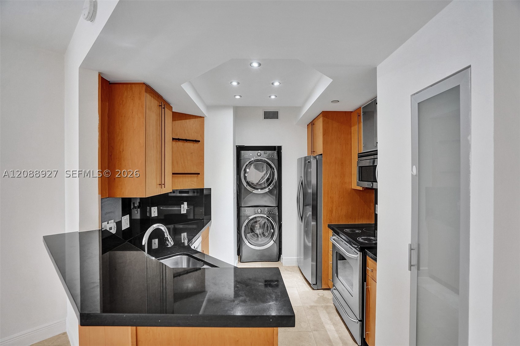 888 Brickell Key Dr #1901, Miami FL 33131