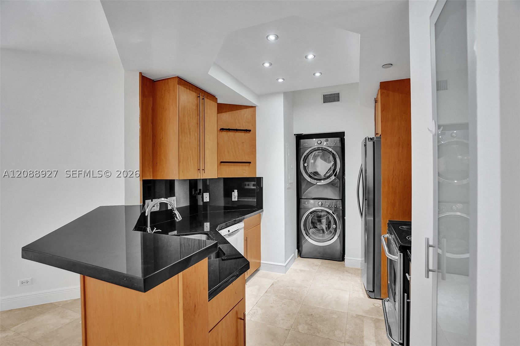 888 Brickell Key Dr #1901, Miami FL 33131