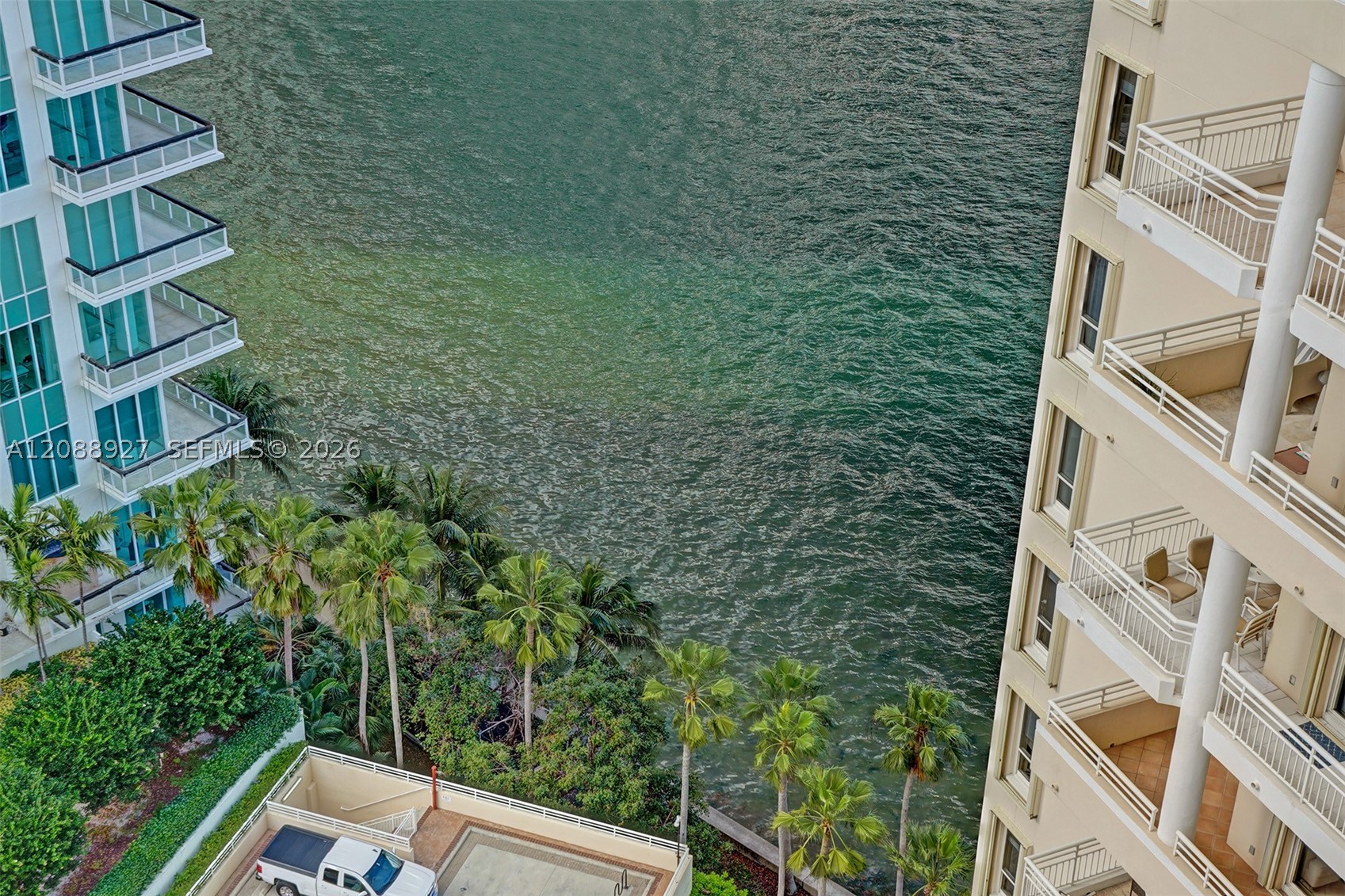 888 Brickell Key Dr #1901, Miami FL 33131