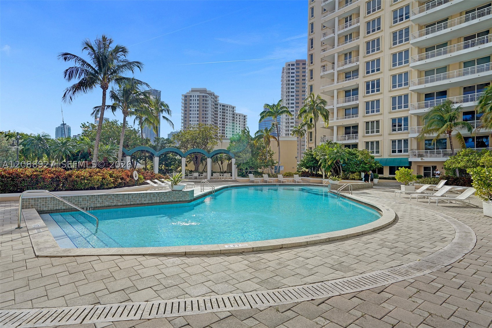 888 Brickell Key Dr #1901, Miami FL 33131