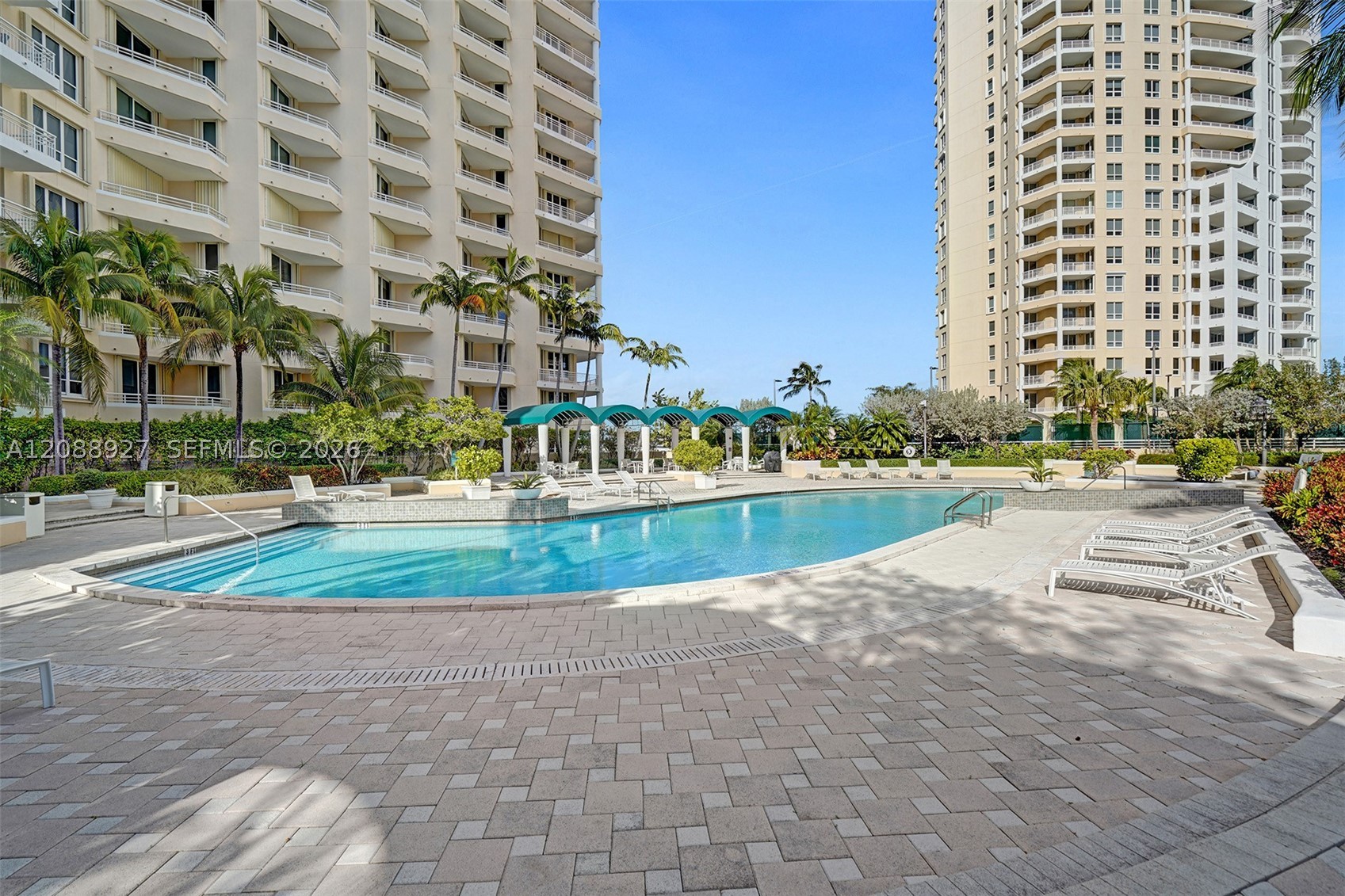 888 Brickell Key Dr #1901, Miami FL 33131