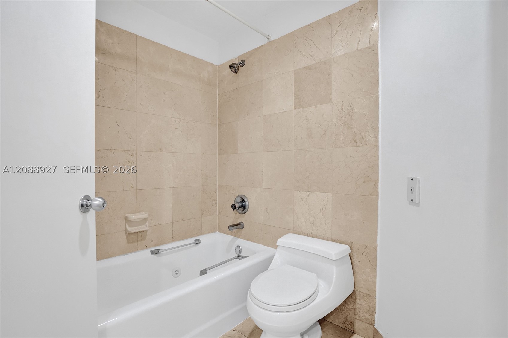 888 Brickell Key Dr #1901, Miami FL 33131