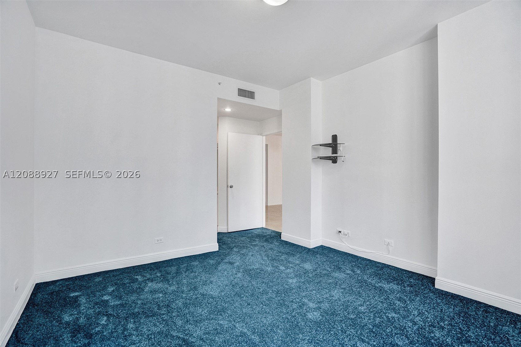 888 Brickell Key Dr #1901, Miami FL 33131