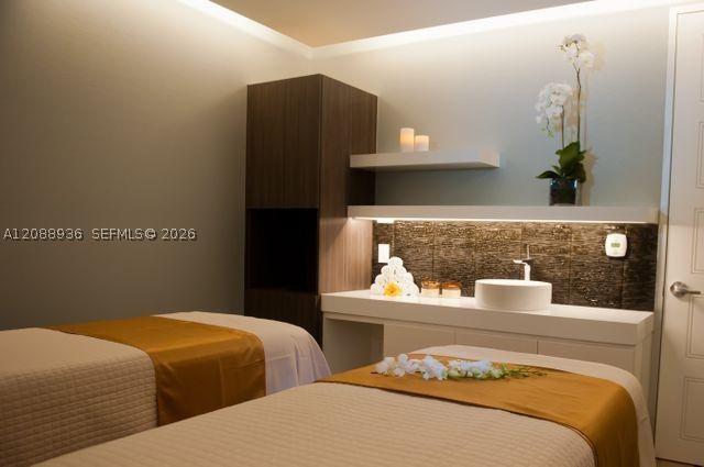 2000 Island Blvd #808, Aventura FL 33160