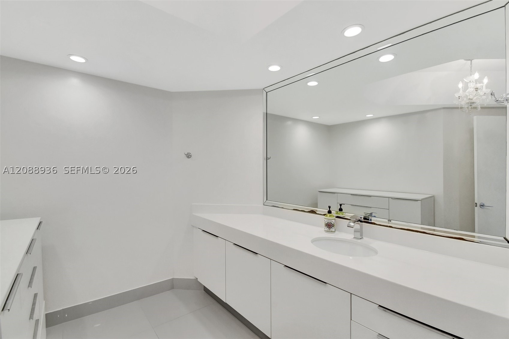 2000 Island Blvd #808, Aventura FL 33160