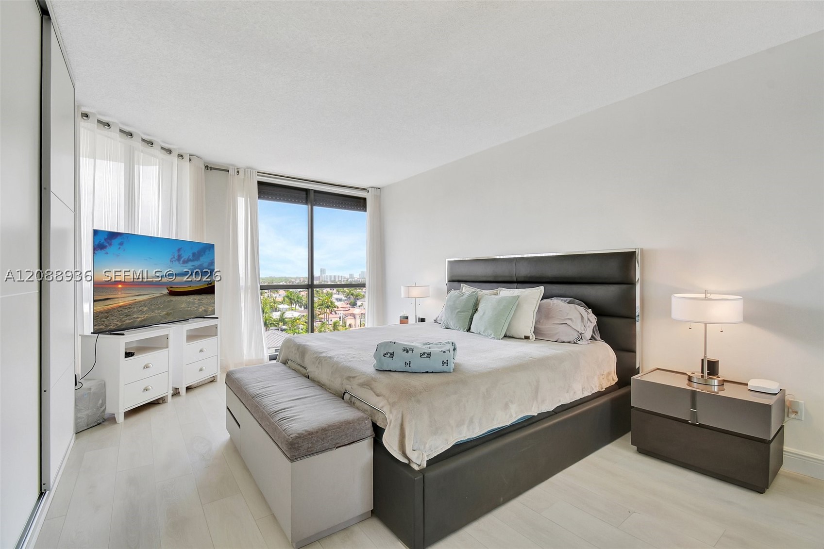 2000 Island Blvd #808, Aventura FL 33160