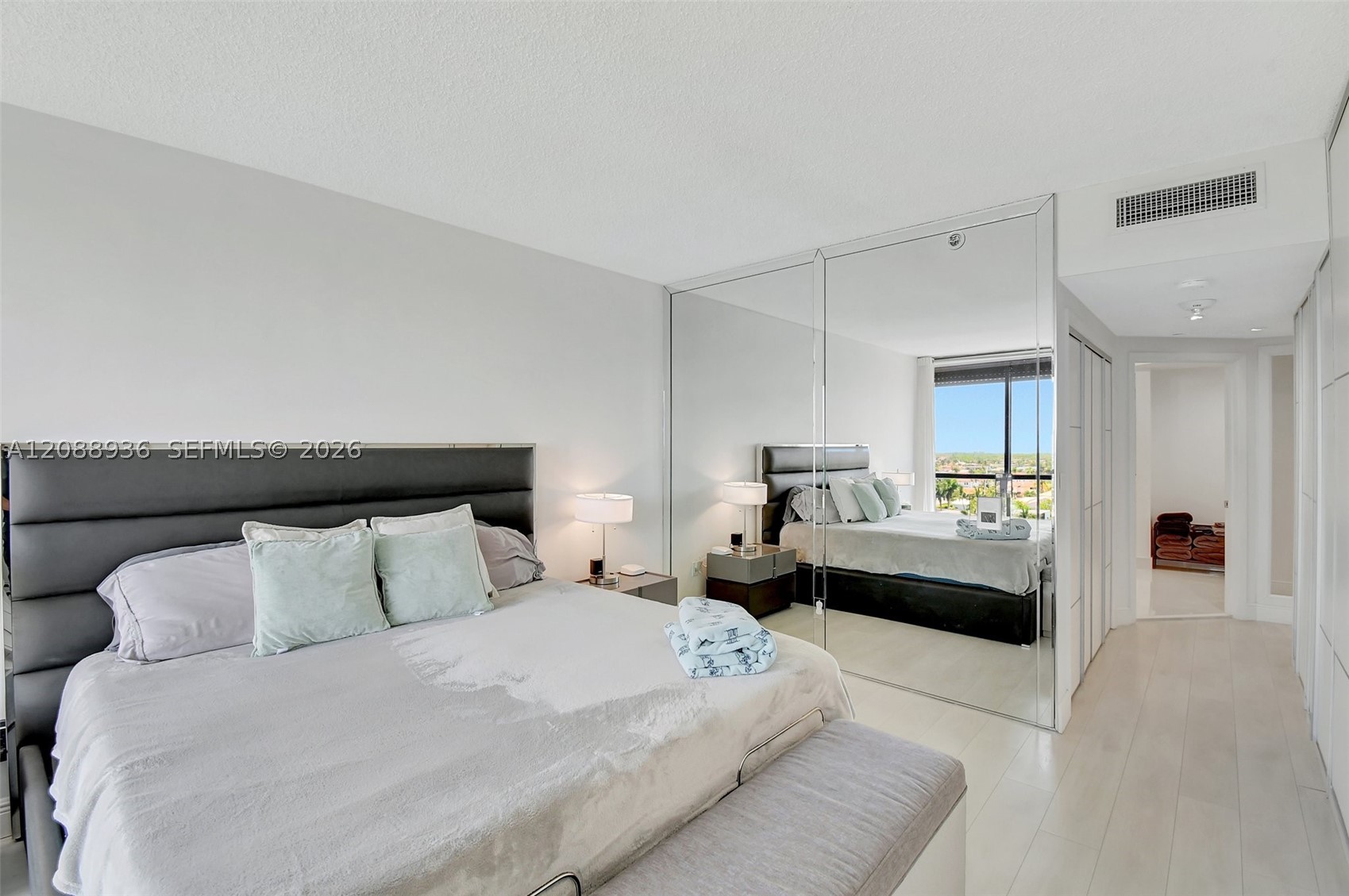 2000 Island Blvd #808, Aventura FL 33160