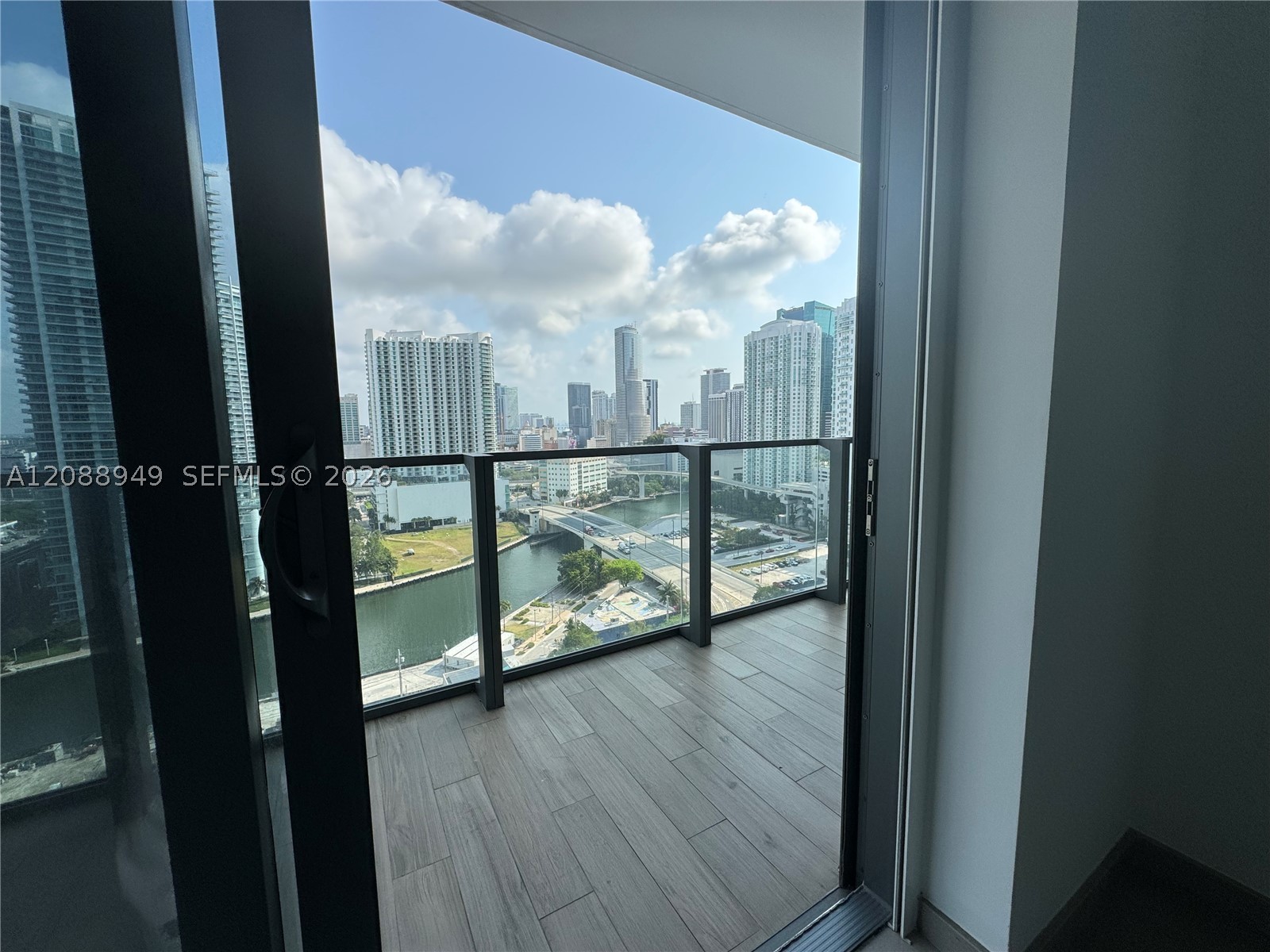 88 SW 7th St #1711, Miami FL 33130