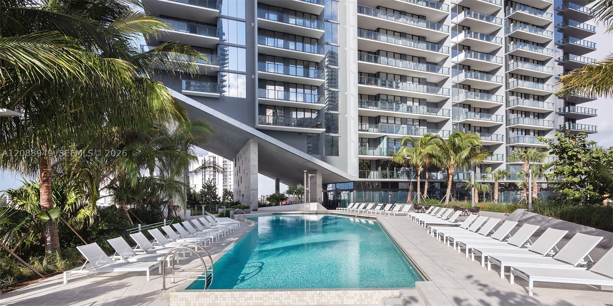 88 SW 7th St #1711, Miami FL 33130