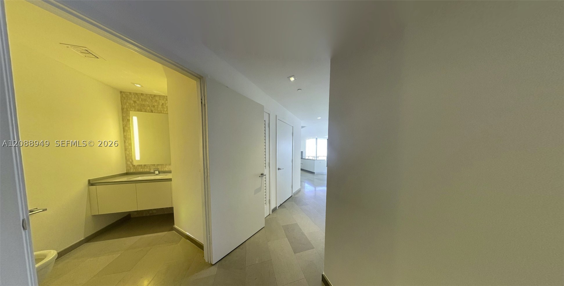 88 SW 7th St #1711, Miami FL 33130