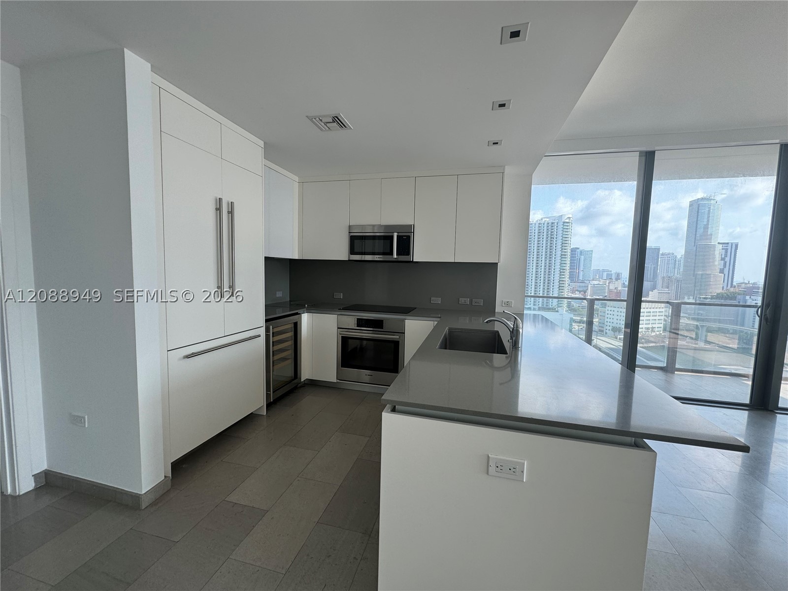 88 SW 7th St #1711, Miami FL 33130