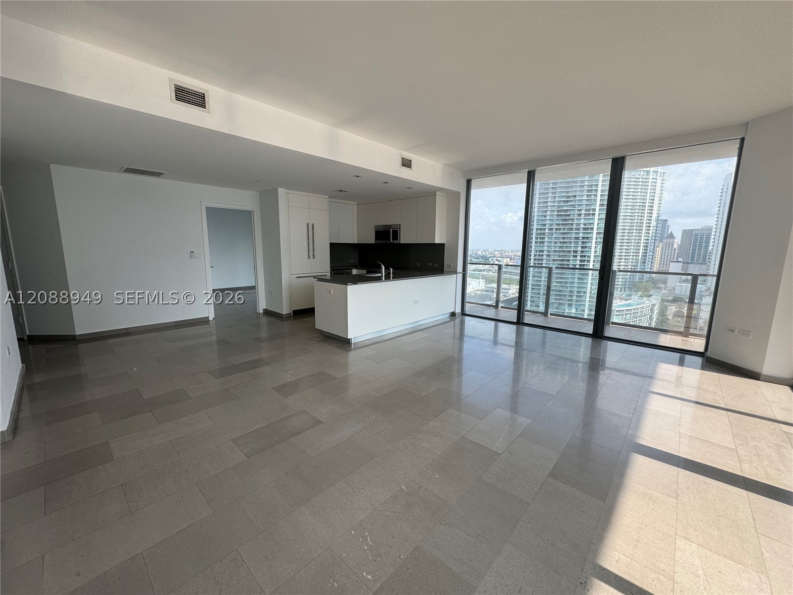 88 SW 7th St #1711, Miami FL 33130