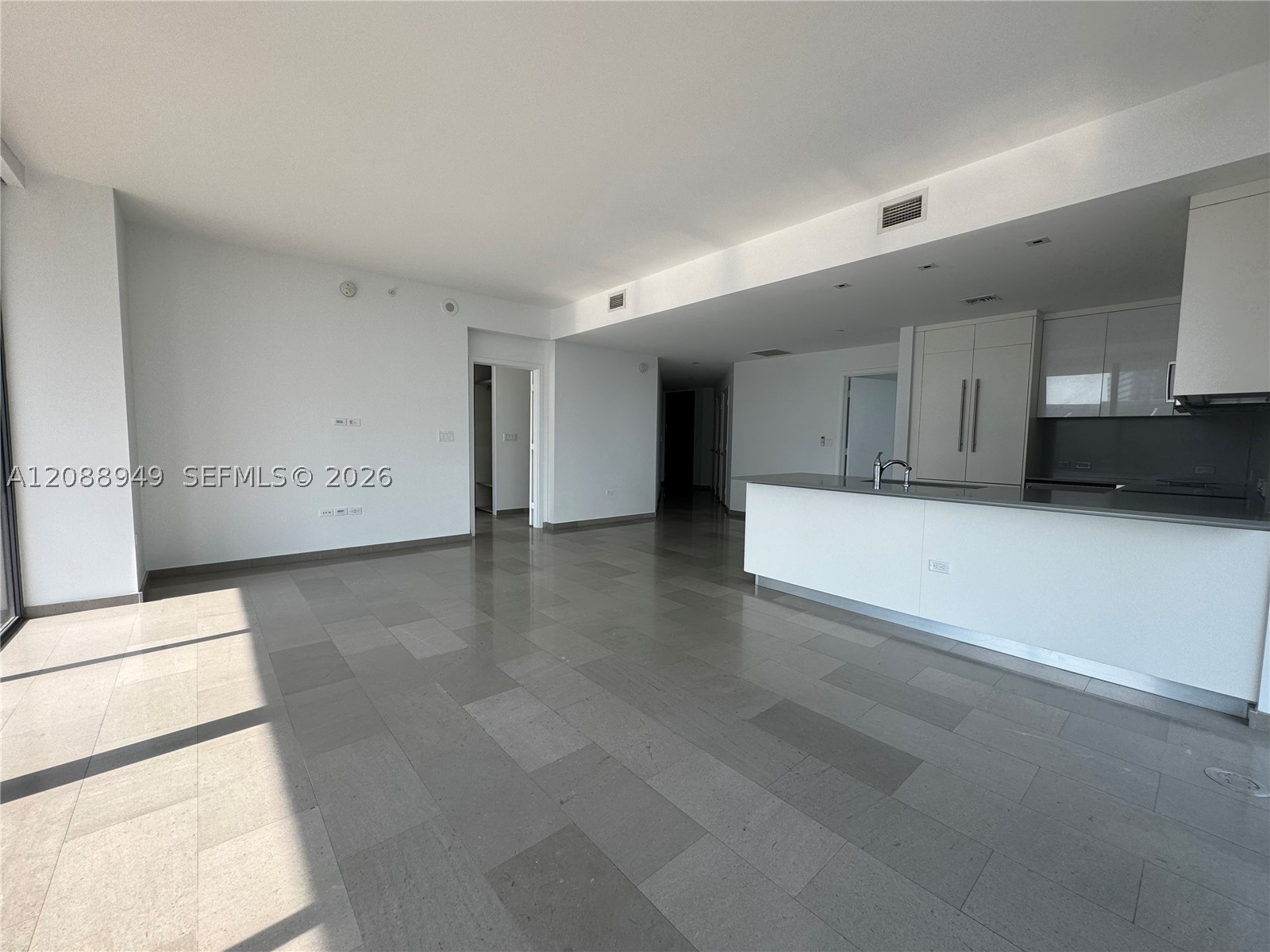 88 SW 7th St #1711, Miami FL 33130