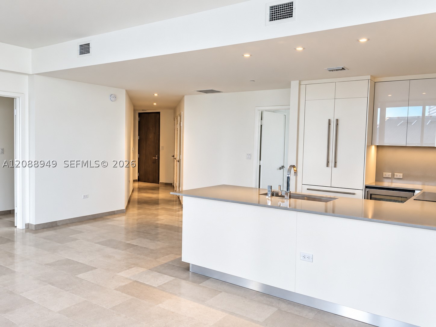 88 SW 7th St #1711, Miami FL 33130