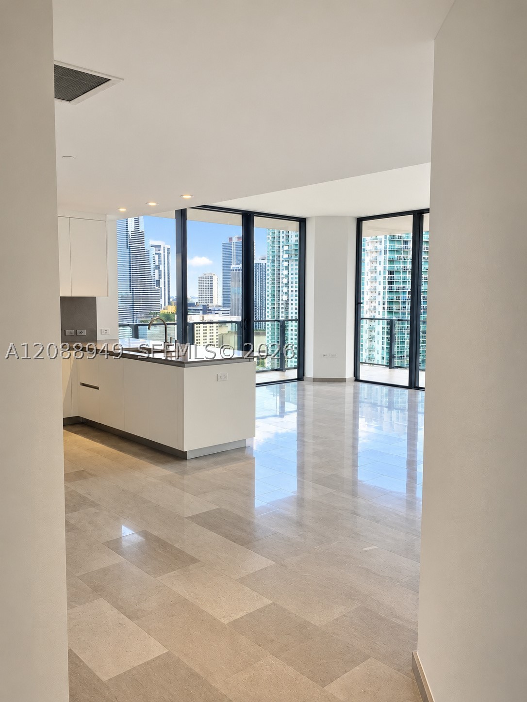 88 SW 7th St #1711, Miami FL 33130