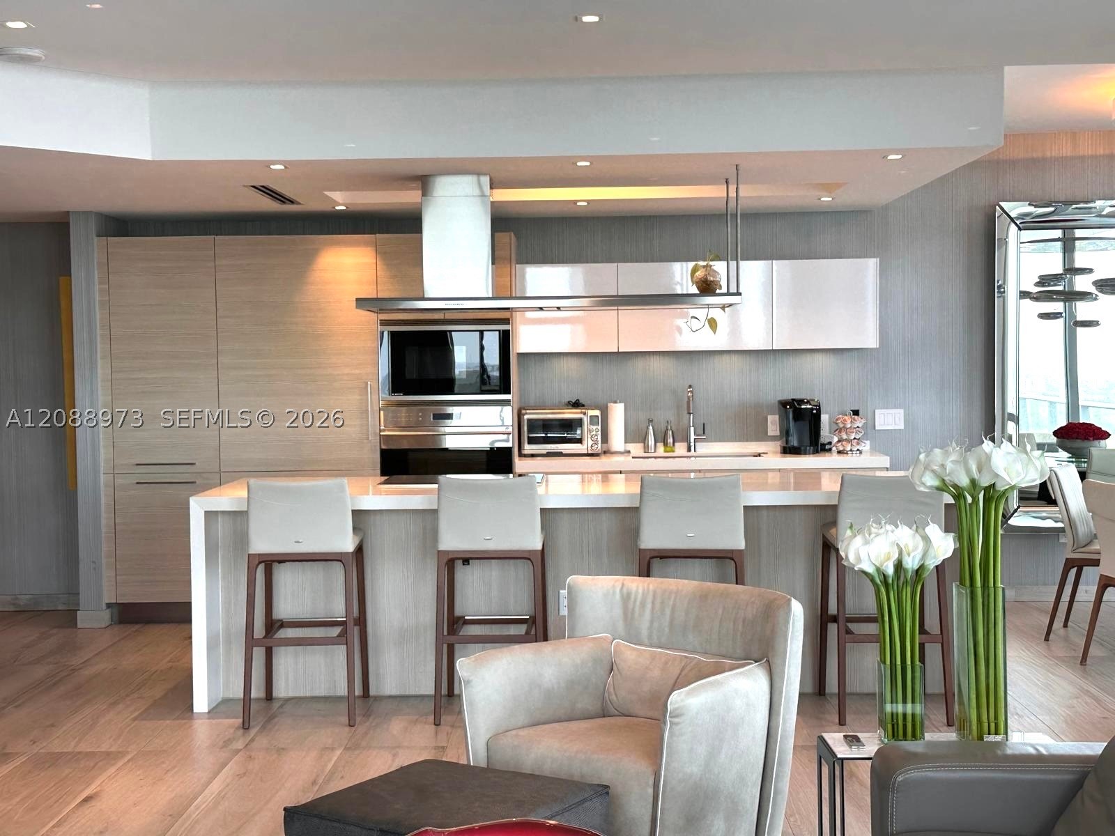 17111 Biscayne Blvd #2210, North Miami Beach FL 33160