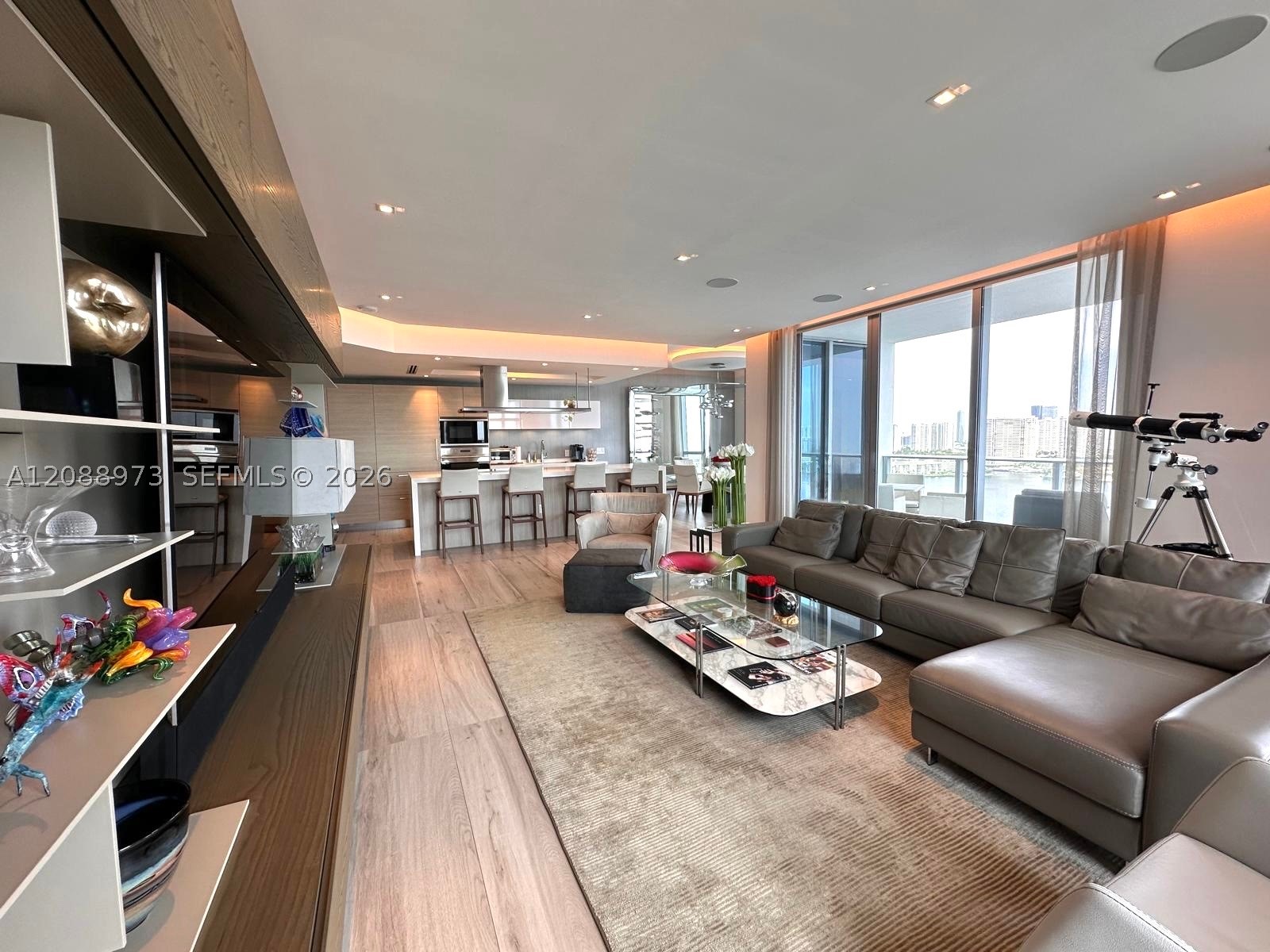 17111 Biscayne Blvd #2210, North Miami Beach FL 33160