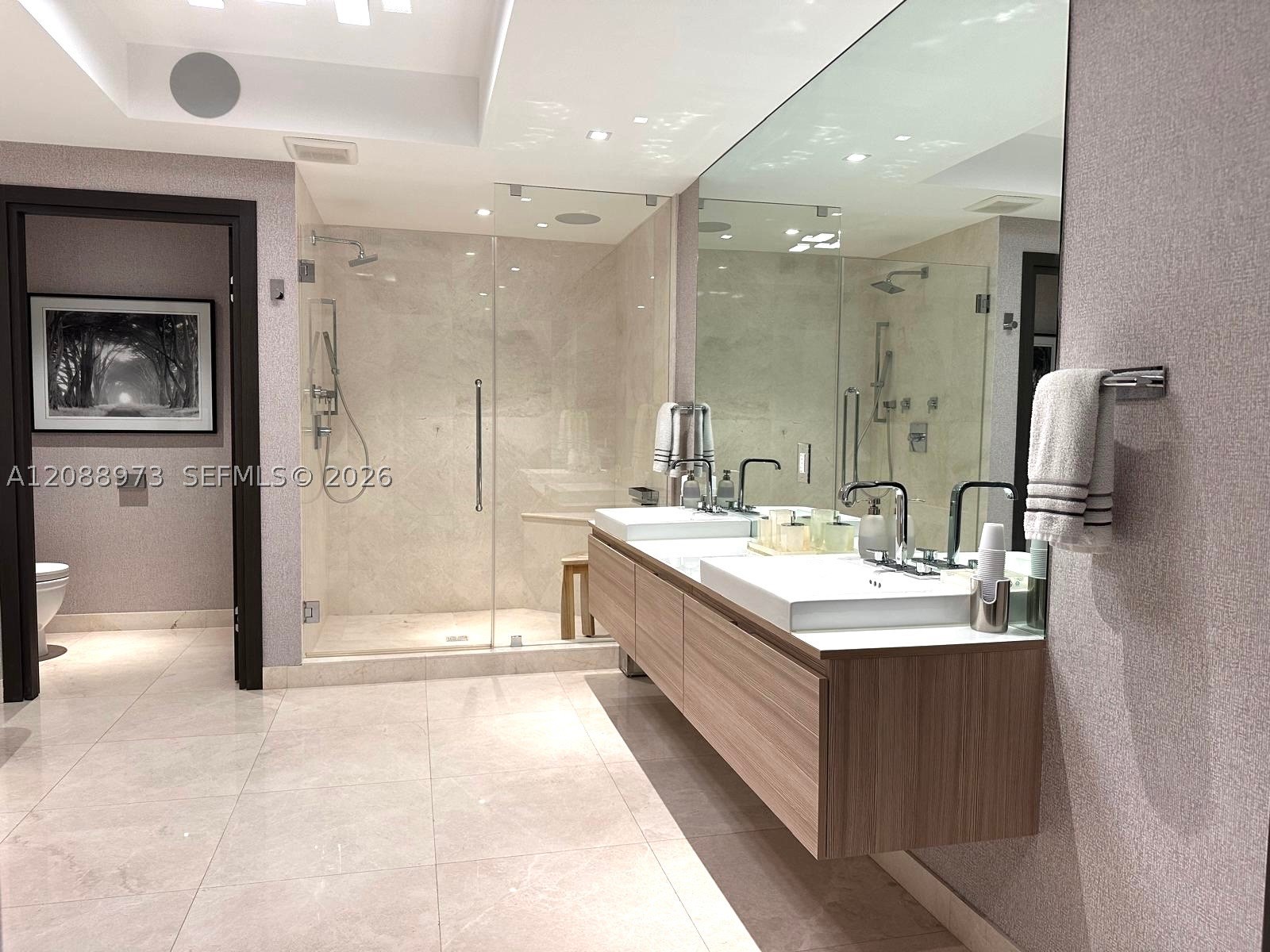 17111 Biscayne Blvd #2210, North Miami Beach FL 33160