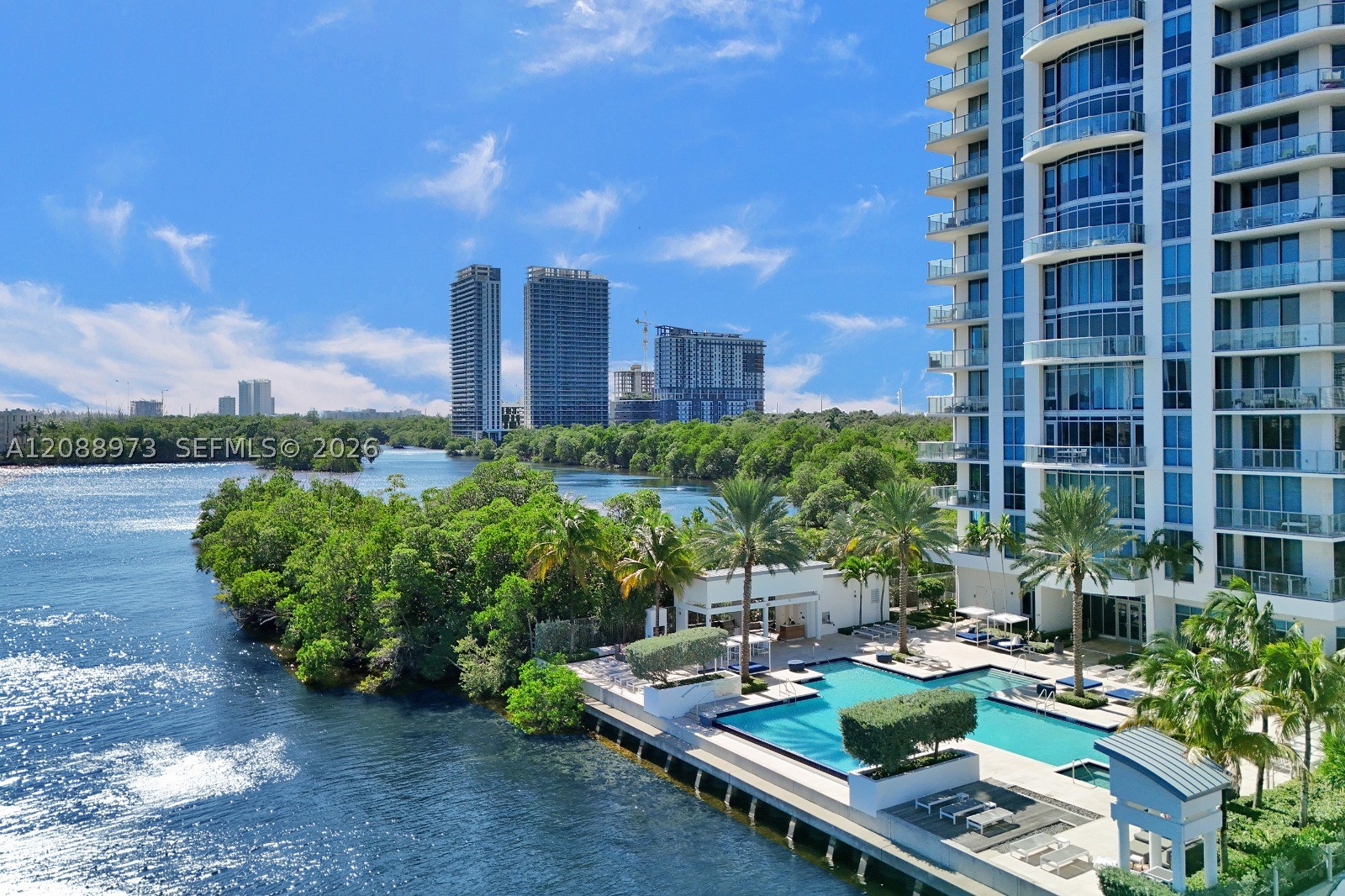 17111 Biscayne Blvd #2210, North Miami Beach FL 33160