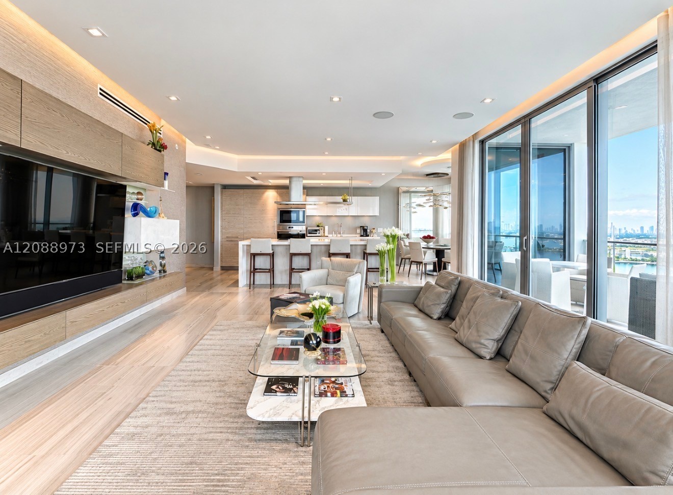 17111 Biscayne Blvd #2210, North Miami Beach FL 33160
