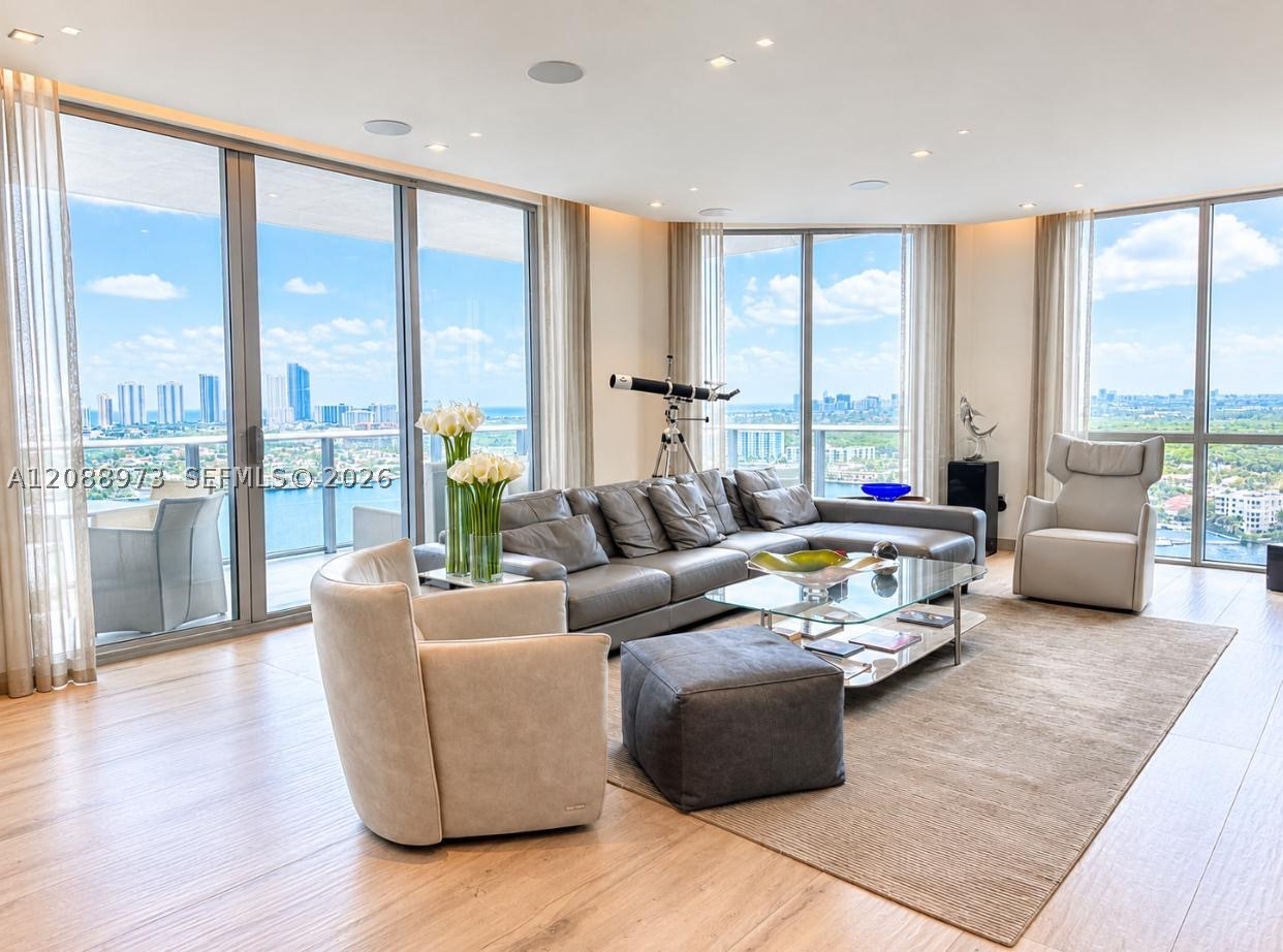 17111 Biscayne Blvd #2210, North Miami Beach FL 33160