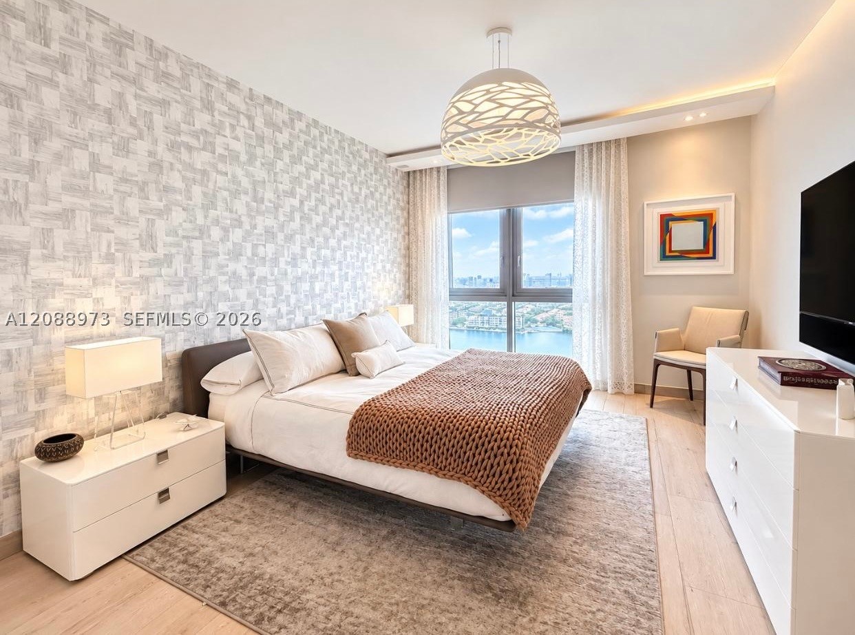 17111 Biscayne Blvd #2210, North Miami Beach FL 33160