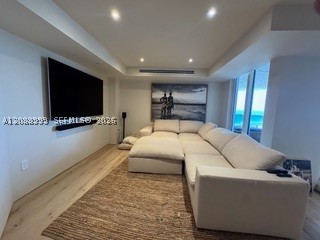 6767 Collins Ave #TS-2206, Miami Beach FL 33141
