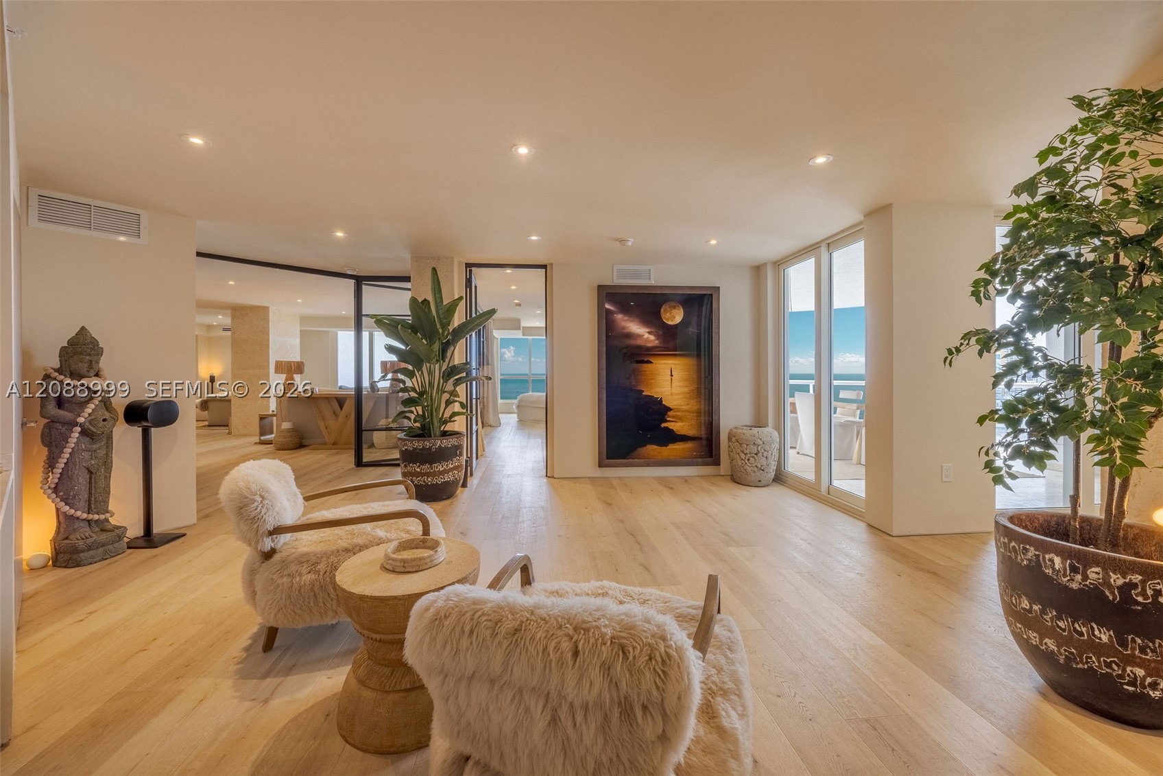 6767 Collins Ave #2206, Miami Beach FL 33141