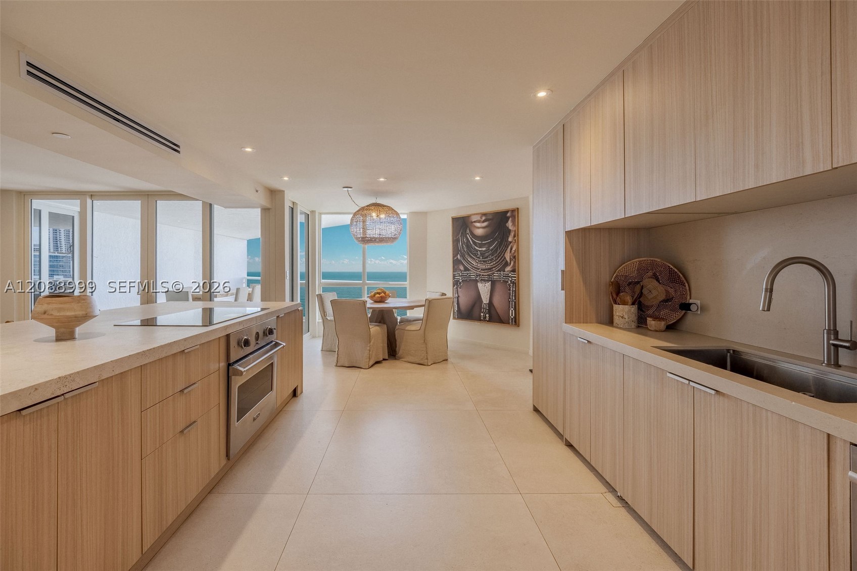 6767 Collins Ave #2206, Miami Beach FL 33141