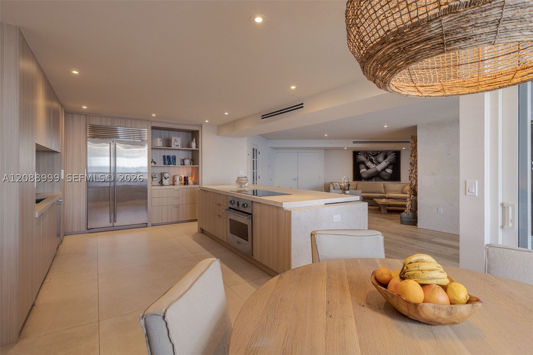 6767 Collins Ave #2206, Miami Beach FL 33141