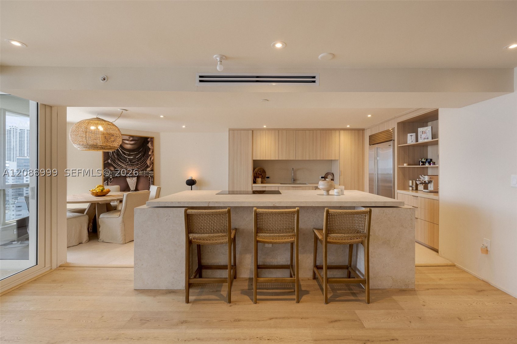 6767 Collins Ave #2206, Miami Beach FL 33141