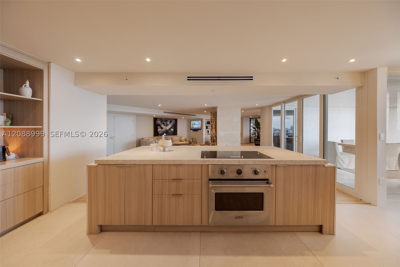 6767 Collins Ave #2206, Miami Beach FL 33141