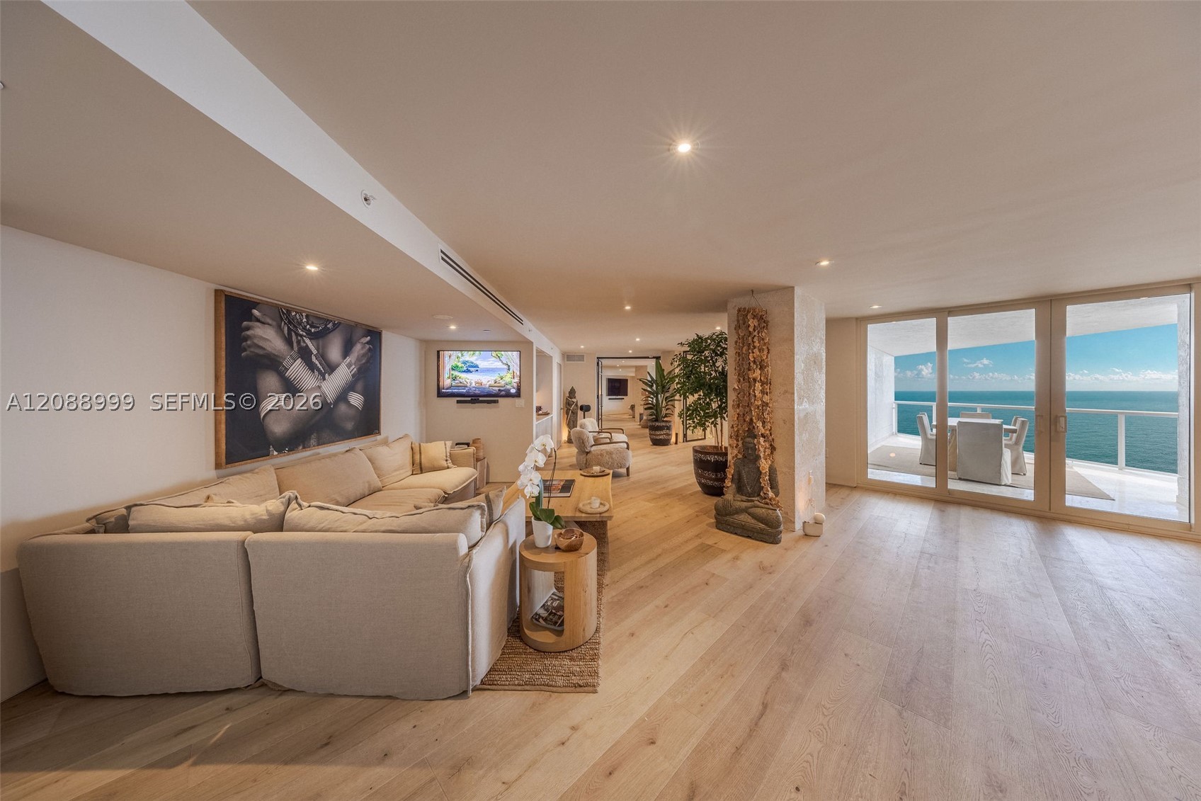 6767 Collins Ave #2206, Miami Beach FL 33141