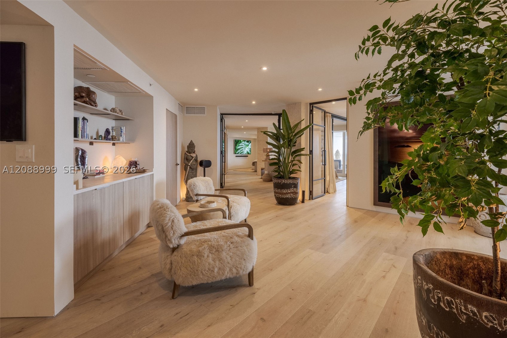 6767 Collins Ave #2206, Miami Beach FL 33141