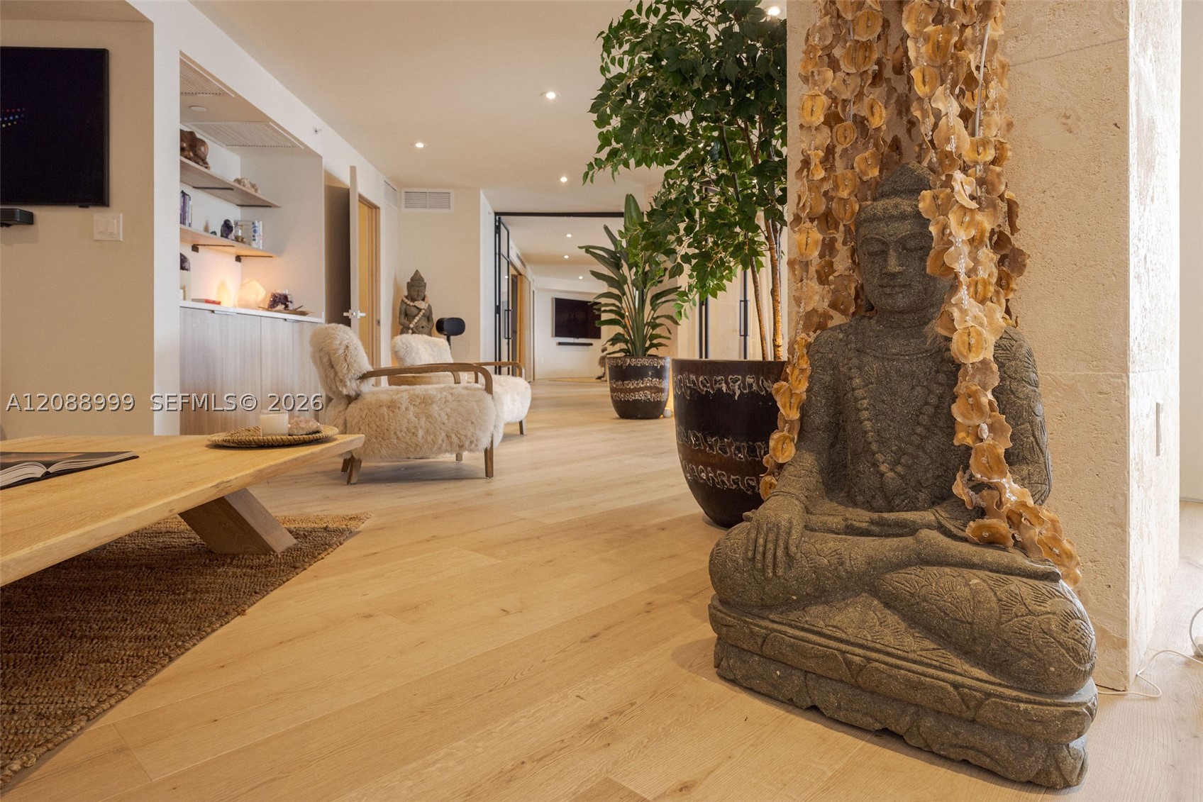 6767 Collins Ave #2206, Miami Beach FL 33141