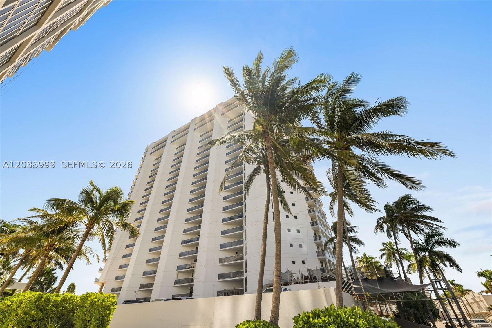 6767 Collins Ave #2206, Miami Beach FL 33141