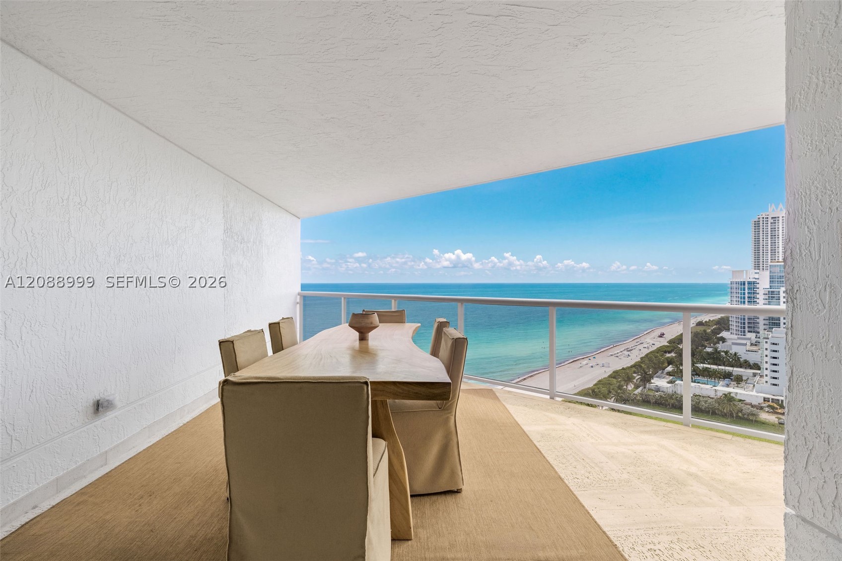 6767 Collins Ave #2206, Miami Beach FL 33141