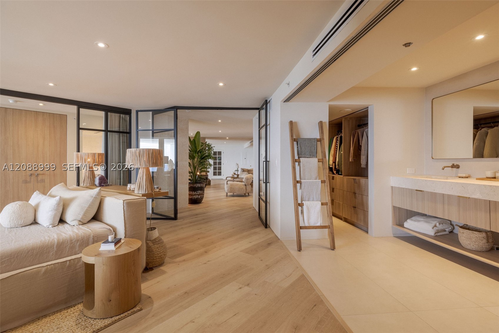 6767 Collins Ave #2206, Miami Beach FL 33141