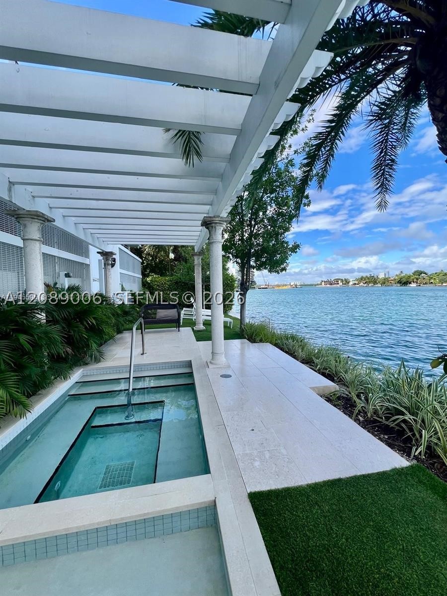 Bay Harbor Islands FL 33154 - A12089006