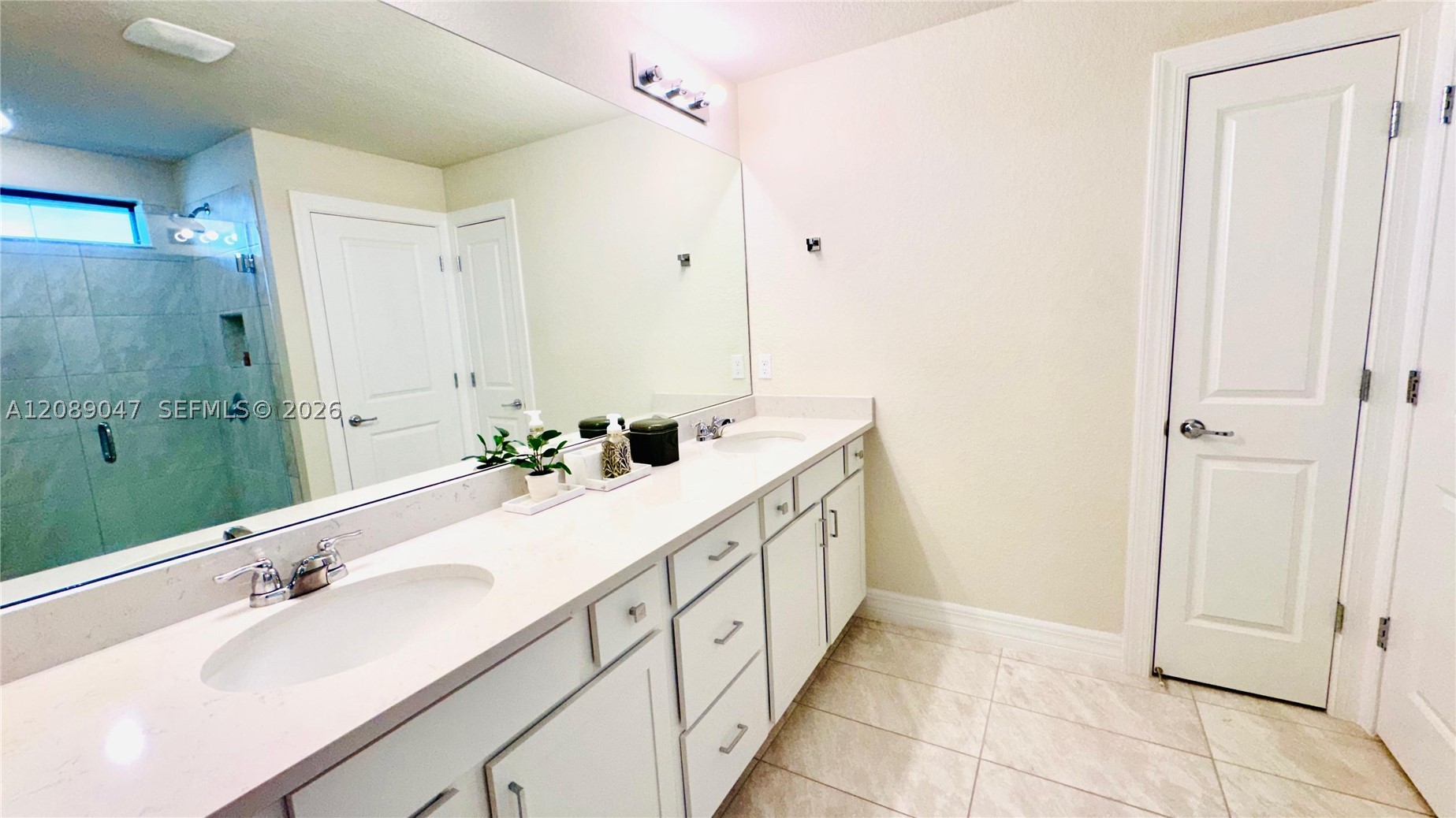 3117 Buttonwood Ct, Lauderdale Lakes FL 33311