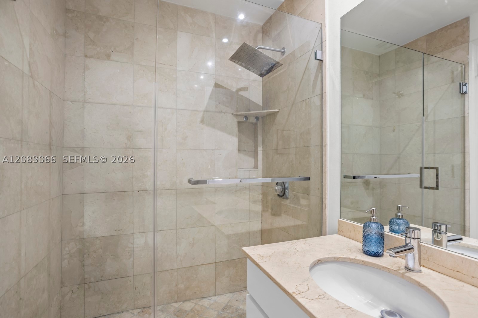 808 Brickell Key Dr #2002, Miami FL 33131