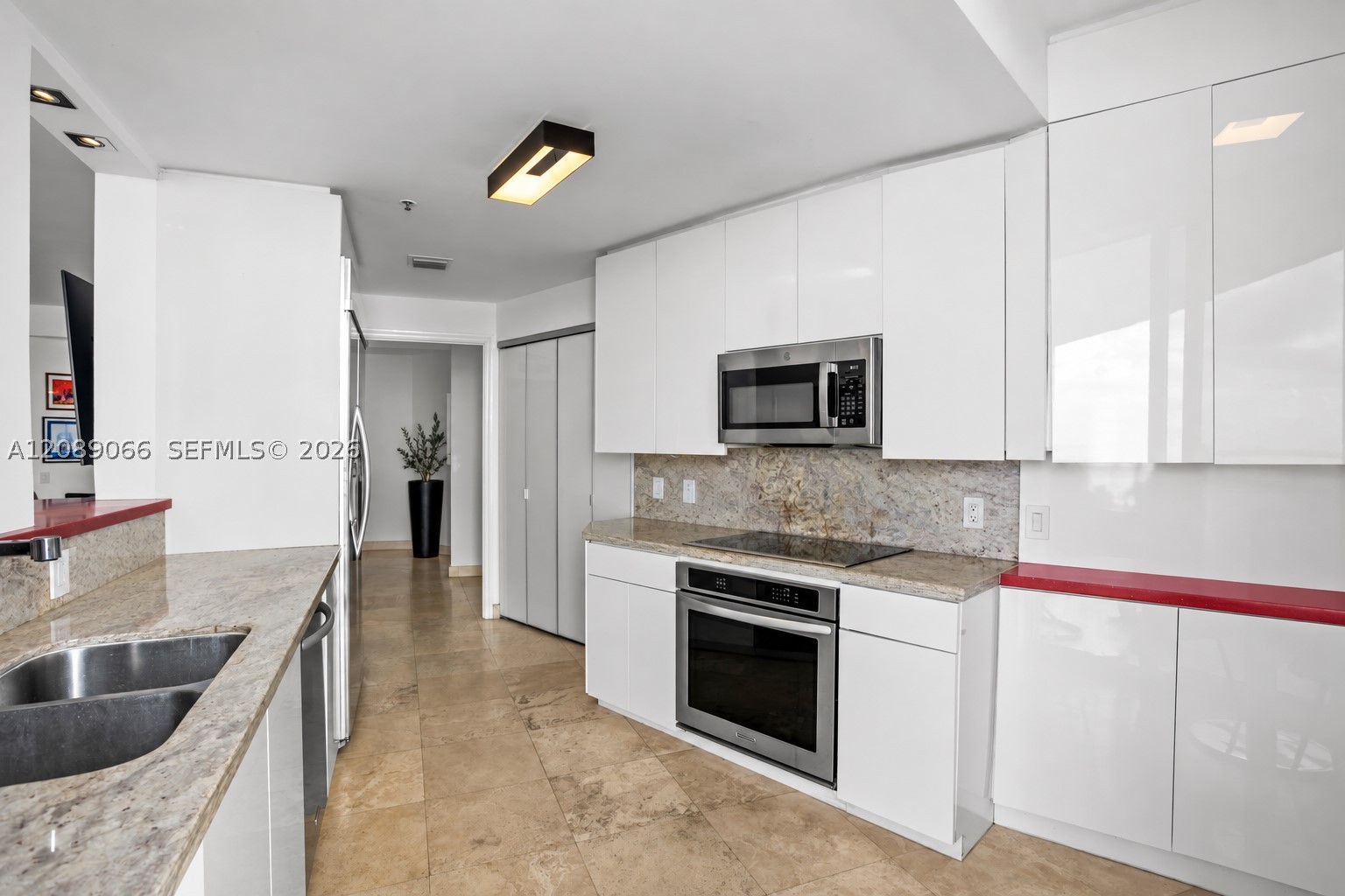 808 Brickell Key Dr #2002, Miami FL 33131