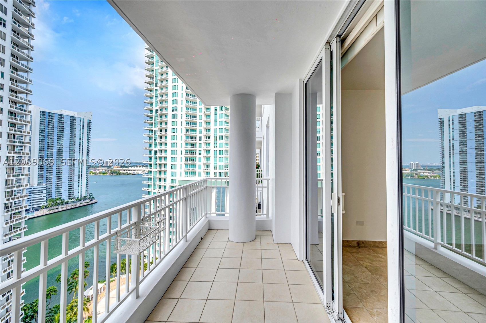 801 Brickell Key Blvd #2208, Miami FL 33131