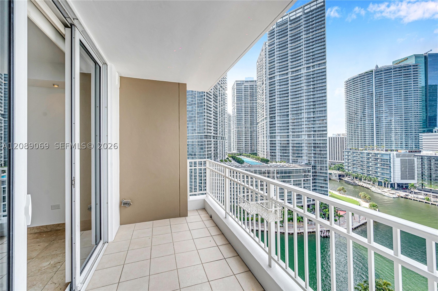 801 Brickell Key Blvd #2208, Miami FL 33131