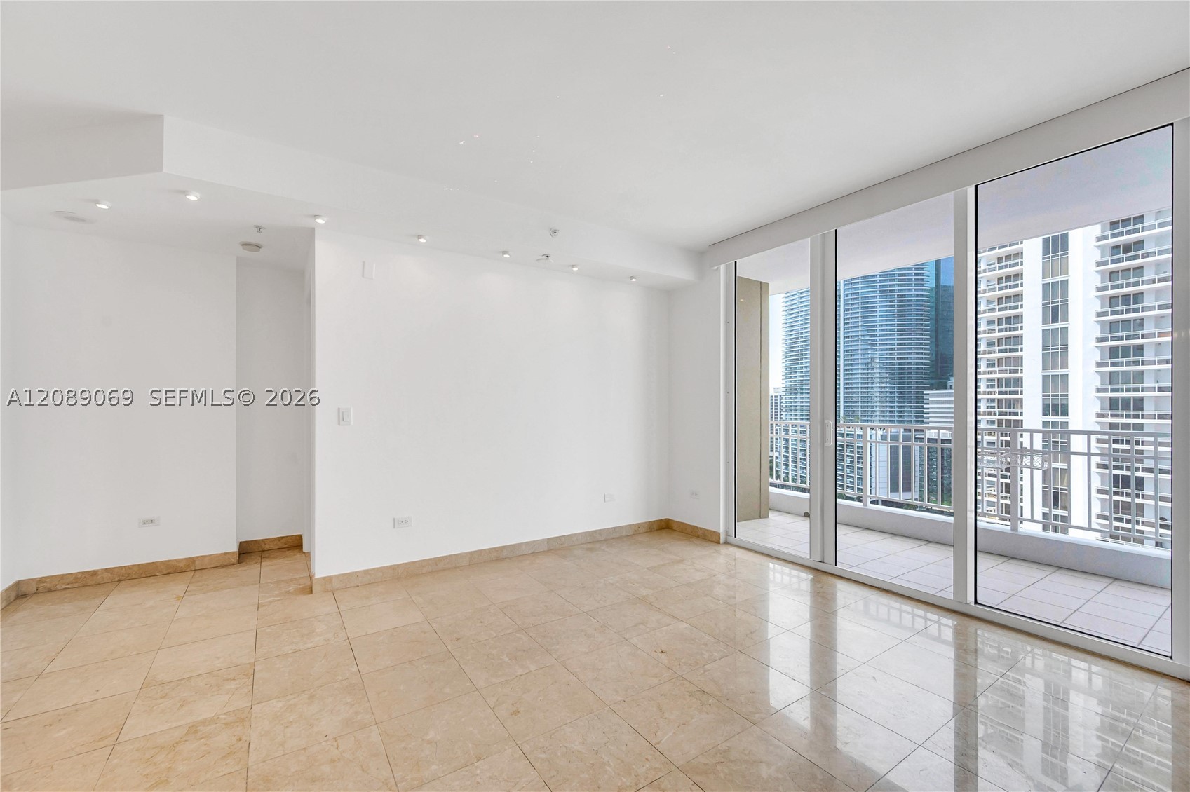 801 Brickell Key Blvd #2208, Miami FL 33131