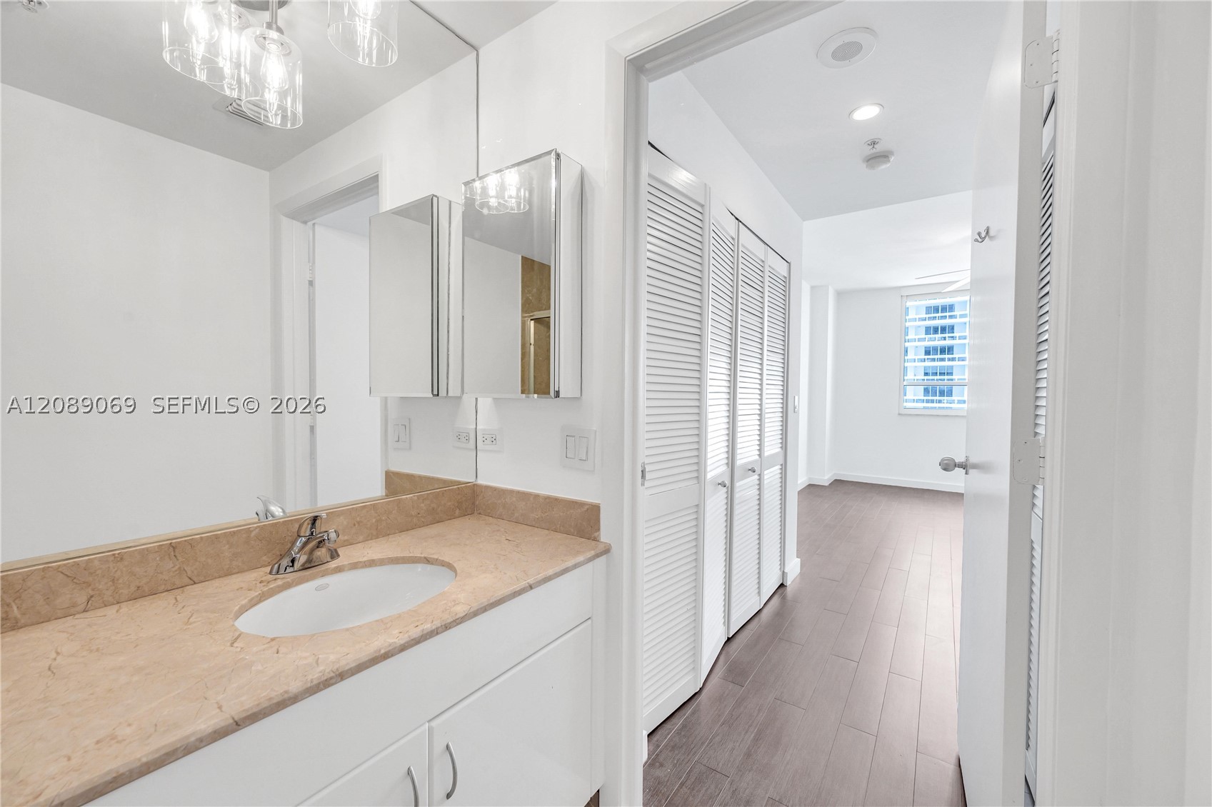 801 Brickell Key Blvd #2208, Miami FL 33131