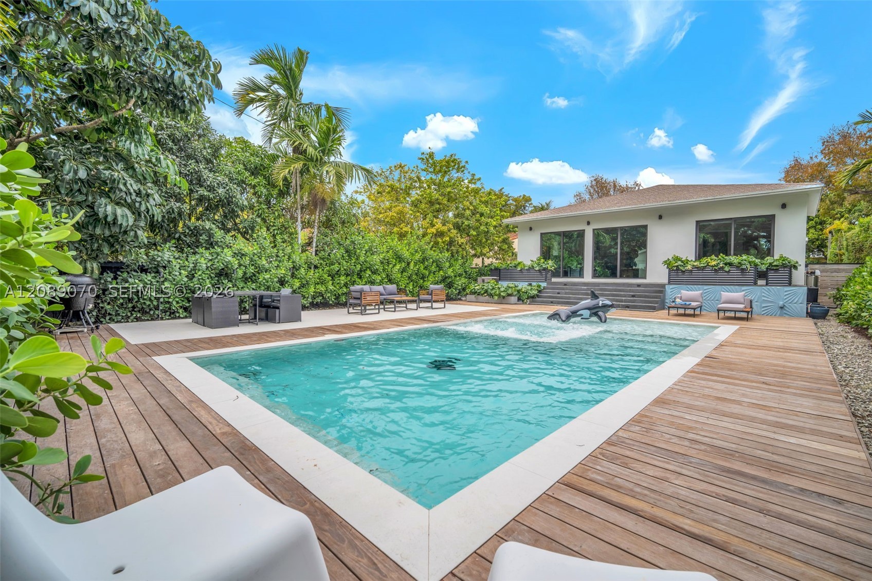 1430 SW 18th St, Miami FL 33145