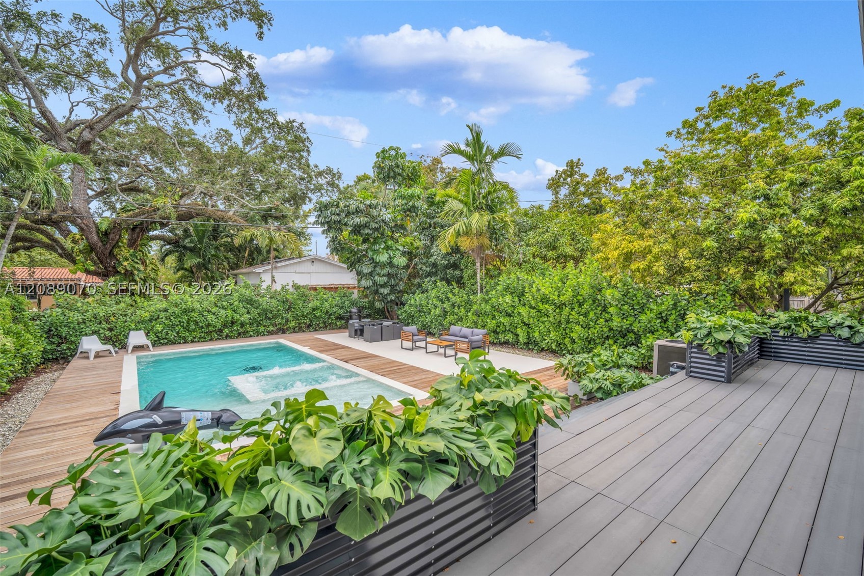 1430 SW 18th St, Miami FL 33145